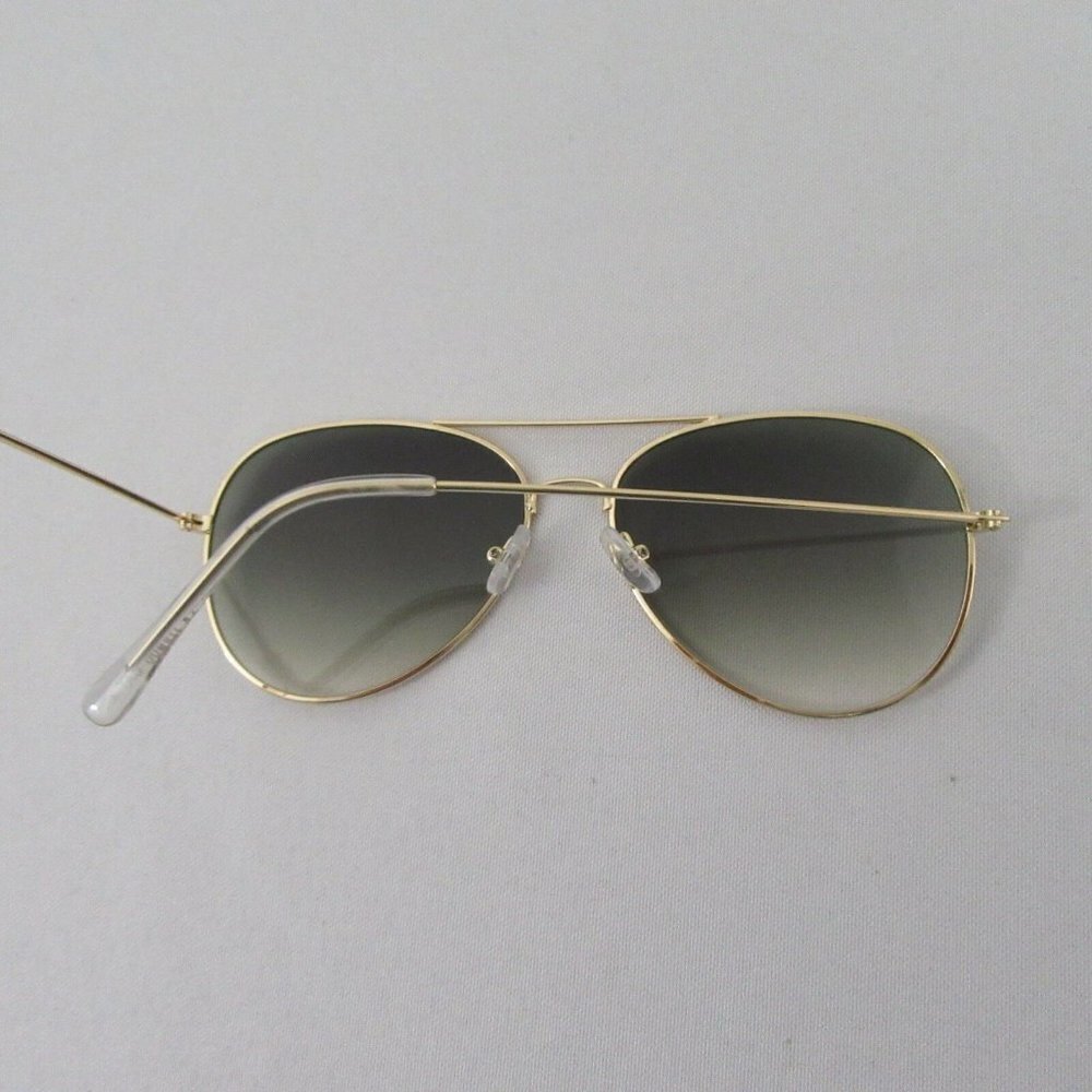 Ombre Gray Lens Gold Metal Frame Sunglasses
New - Picture 4 of 6